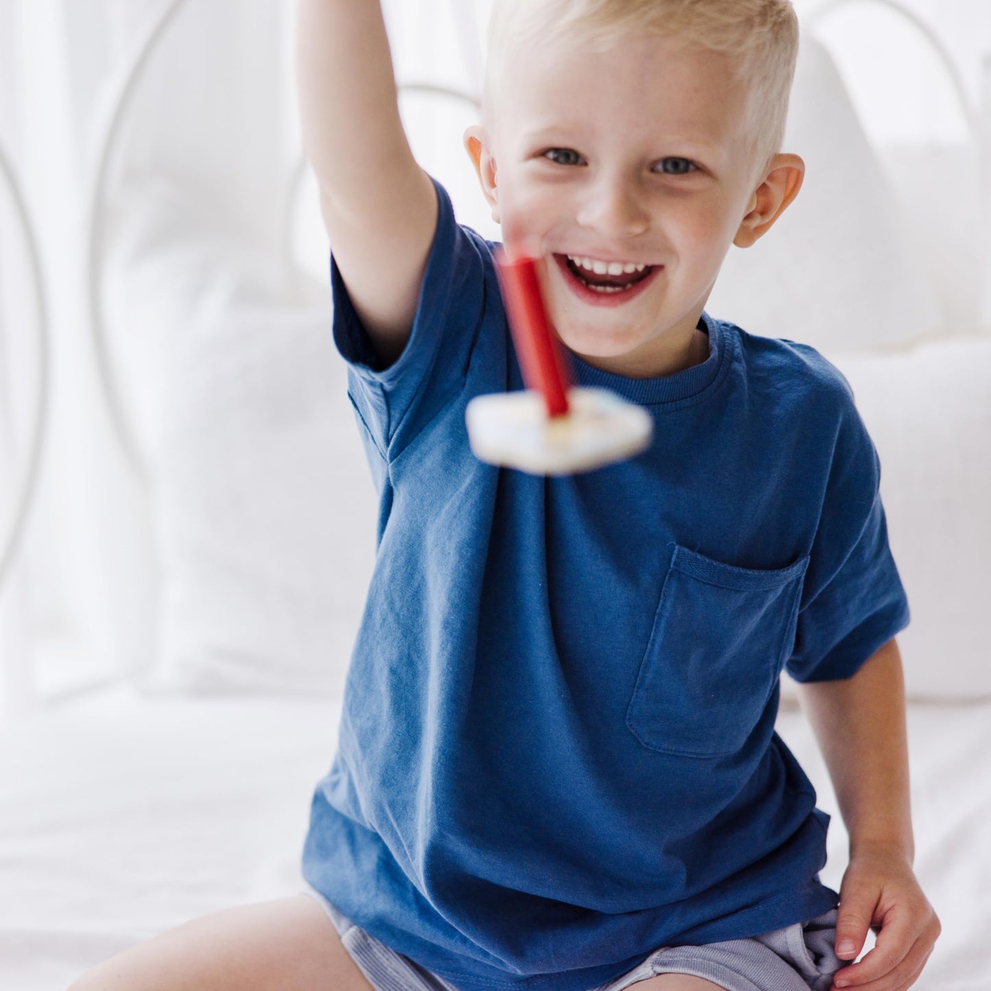 Melissa & Doug Bug Catching Magnetic Puzzle Game